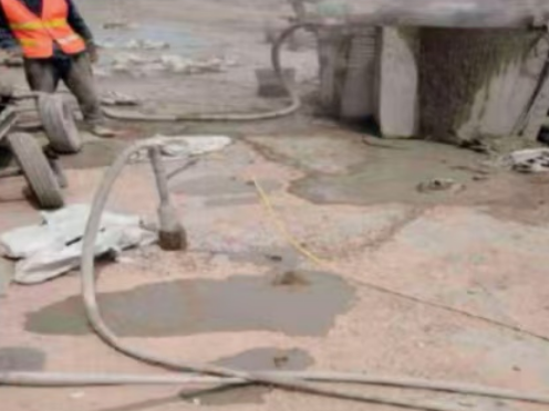 正定水泥混凝土路面板底注浆技术 路面脱空注浆整治方案